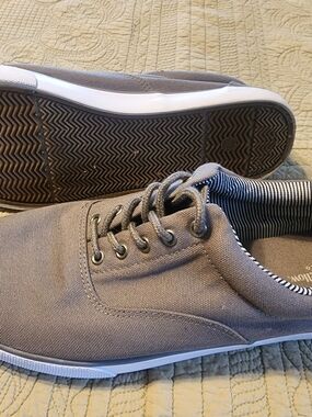 Target Men's Gray Canvas Lace-Up Sneakers